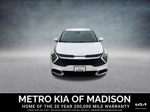 Used 2023 Kia Sportage LX AWD/4WD image 9