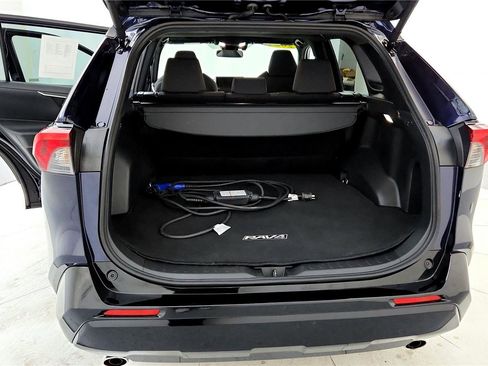 Certified 2024 Toyota RAV4 SE image 28