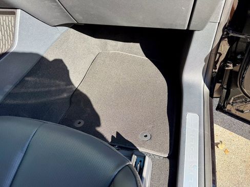 New 2025 Lincoln Aviator AWD w/ Jet Appearance Package image 22