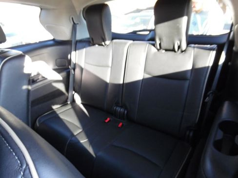 Used 2019 INFINITI QX60 Luxe w/ Essential Package AWD/4WD image 18