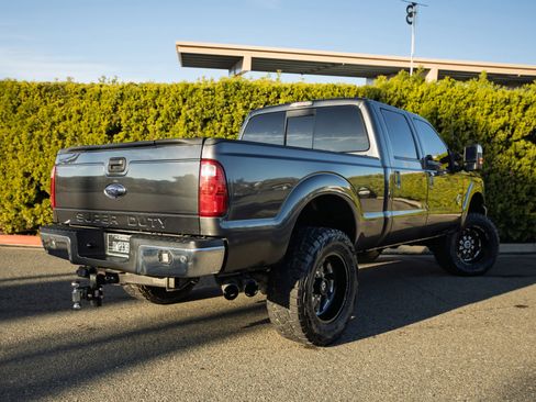 Used 2016 Ford F250 Lariat w/ Lariat Ultimate Package image 5