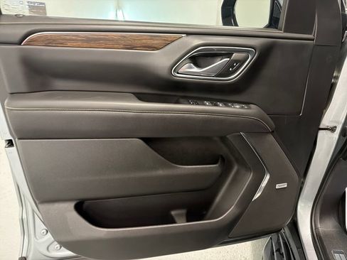 Used 2023 Chevrolet Tahoe Premier RWD image 12