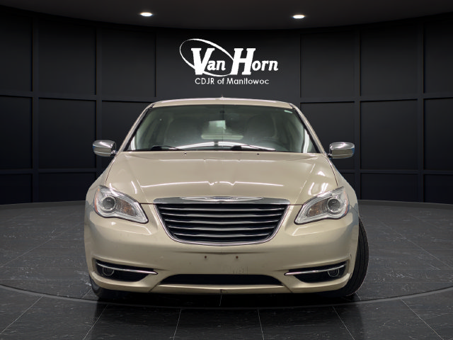 Used 2014 Chrysler 200 Limited FWD image 2