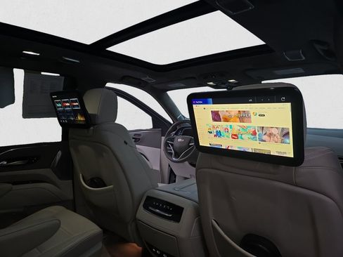 Certified 2024 Cadillac Escalade Sport Platinum w/ LPO, ONYX Package image 19