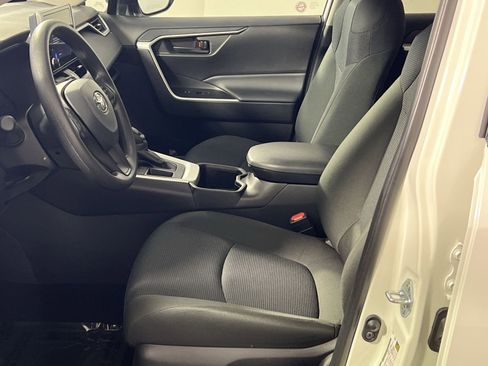 Used 2025 Toyota RAV4 LE image 13