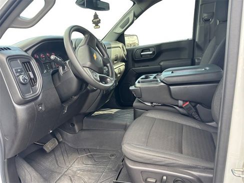 Used 2024 Chevrolet Silverado 1500 Custom image 9