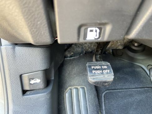 Used 2025 Nissan Altima 2.5 SV FWD image 47