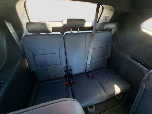 Used 2025 Buick Enclave Sport Touring image 21