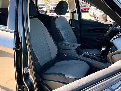 Used 2017 Ford Escape S image 8