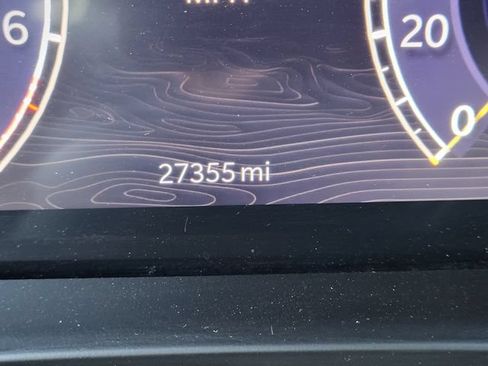 Certified 2025 Jeep Grand Cherokee Altitude AWD/4WD image 11