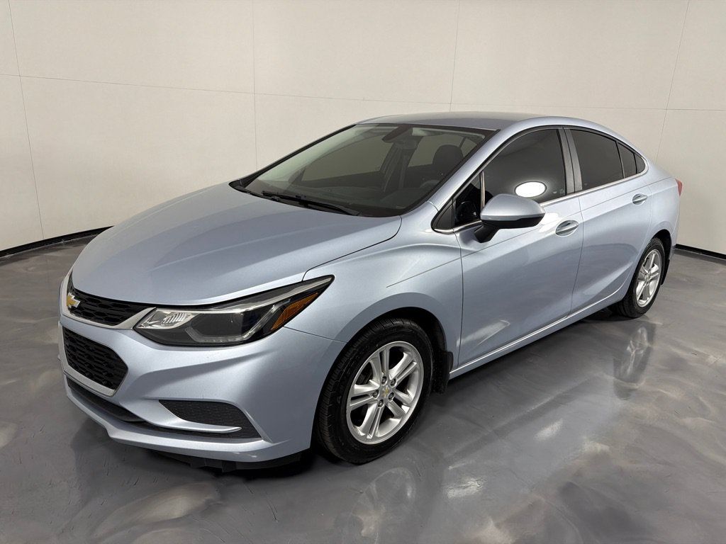 Used 2017 Chevrolet Cruze LT w/ Convenience Package FWD image 9