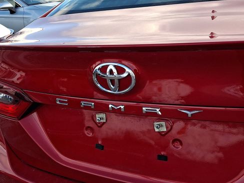 Used 2023 Toyota Camry SE image 29