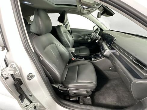 Used 2024 Hyundai Kona Limited image 30