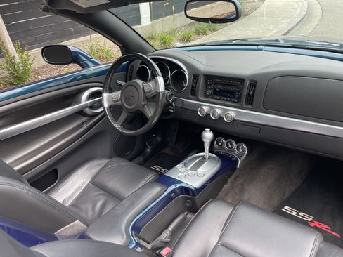 Used 2005 Chevrolet SSR w/ Preferred Equipment Group RWD image 8