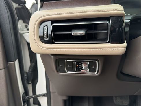 Used 2023 Lincoln Aviator Reserve w/ Equipment Group 201A image 20