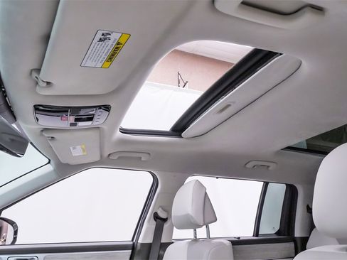 Used 2025 Hyundai Santa Fe Calligraphy image 10