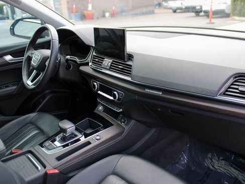 Used 2021 Audi Q5 Premium Plus w/ Premium Plus Package image 17