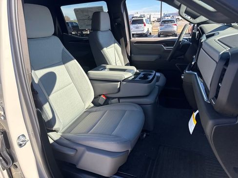 New 2026 GMC Sierra 1500 SLE w/ Preferred Package image 14