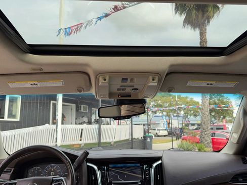 Used 2015 Cadillac Escalade Luxury image 34