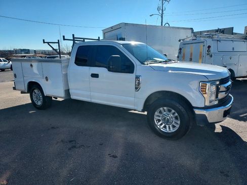 Used 2019 Ford F250 XL w/ STX Appearance Package RWD image 2