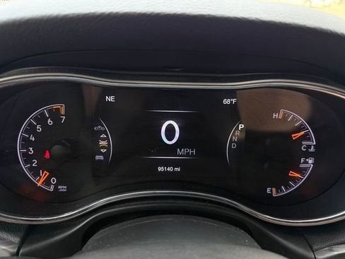 Used 2020 Jeep Grand Cherokee Altitude image 18