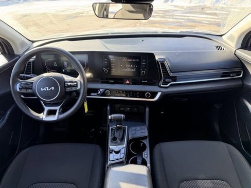 Used 2024 Kia Sportage LX image 17