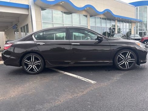 Used 2016 Honda Accord Sport image 5