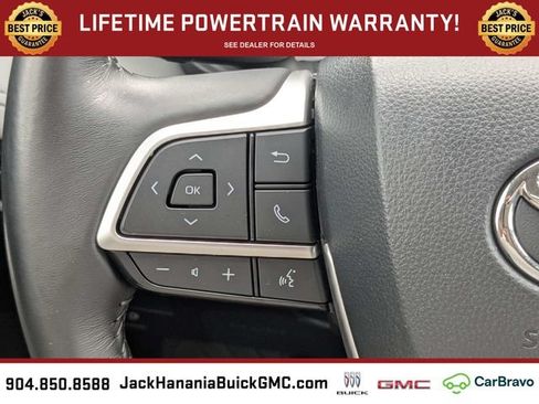Used 2024 Toyota Highlander XLE AWD/4WD image 27
