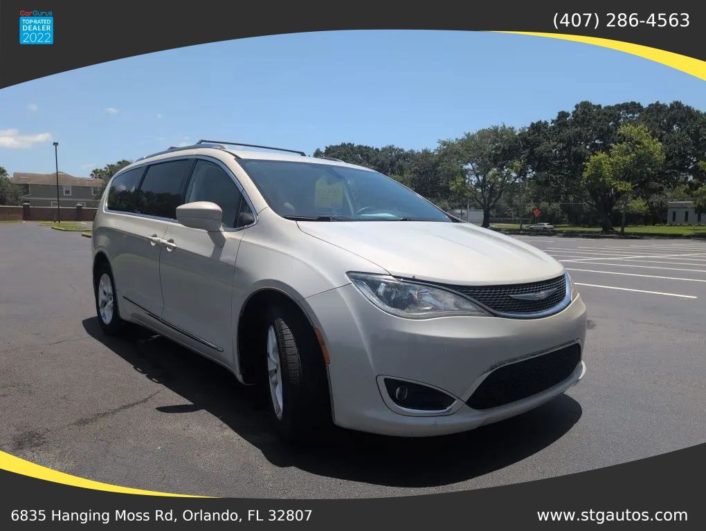 Used 2017 Chrysler Pacifica Touring-L Plus FWD image 7