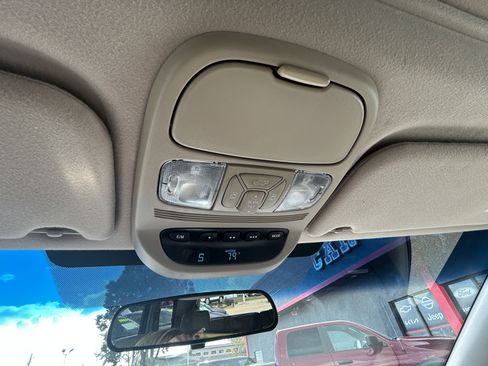 Used 2006 Toyota Sienna XLE image 11