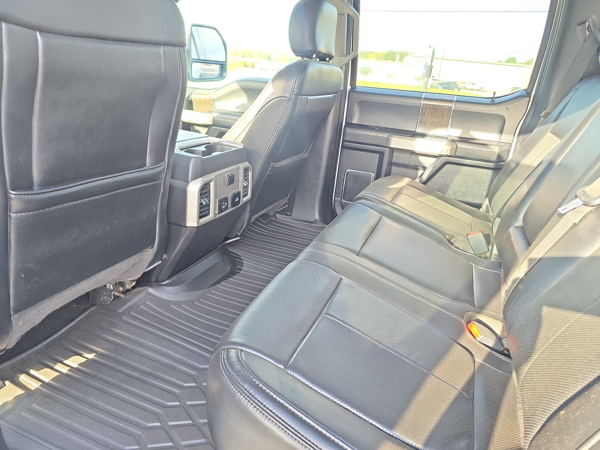 Used 2020 Ford F350 Lariat w/ Lariat Value Package AWD/4WD image 21
