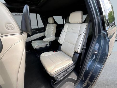 Used 2021 Cadillac Escalade Sport w/ Driver Assist Tech Package AWD/4WD image 24