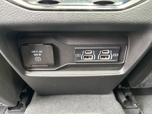 Used 2023 Jeep Grand Cherokee Overland w/ Advanced Protech Group III AWD/4WD image 36