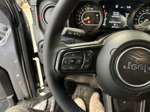 Used 2025 Jeep Gladiator Rubicon w/ Convenience Group image 26