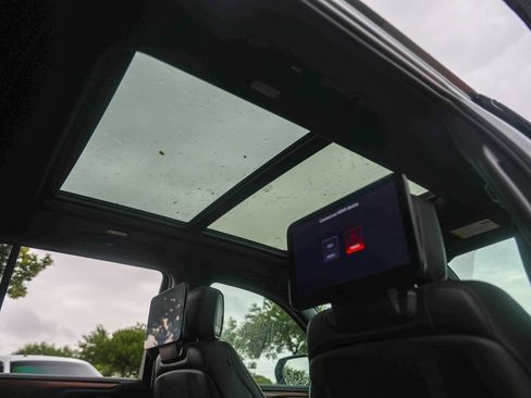 Used 2023 GMC Yukon Denali Ultimate AWD/4WD image 36