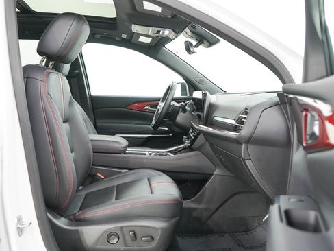Used 2024 Chevrolet Traverse RS AWD/4WD image 11