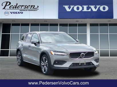 New 2026 Volvo V60 B5 Cross Country Plus w/ Climate Package