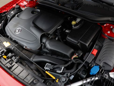 Used 2018 Mercedes-Benz GLA 250 image 52