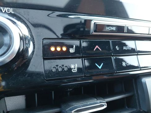 Used 2020 Toyota Highlander Platinum image 45