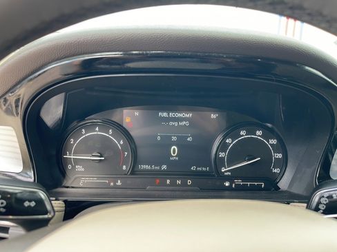 Used 2022 Lincoln Corsair Standard w/ Equipment Group 101A image 16