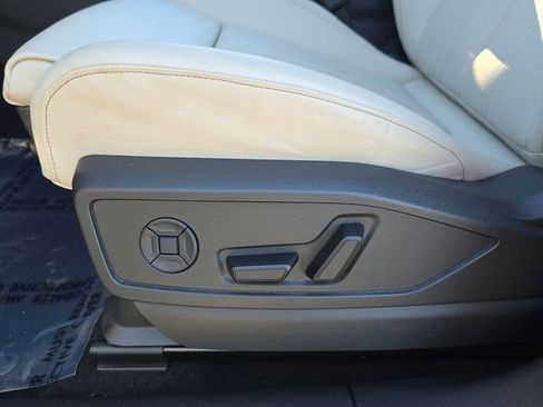 Used 2025 Audi Q5 Premium Plus image 43