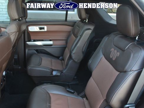 Used 2021 Ford Explorer King Ranch w/ Premium Technology Package image 20