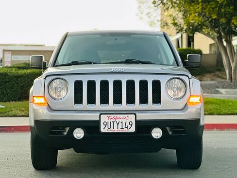 Used 2015 Jeep Patriot Sport w/ Power Value Group FWD image 2
