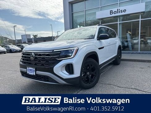 New 2026 Volkswagen Atlas Peak Edition AWD/4WD image 3