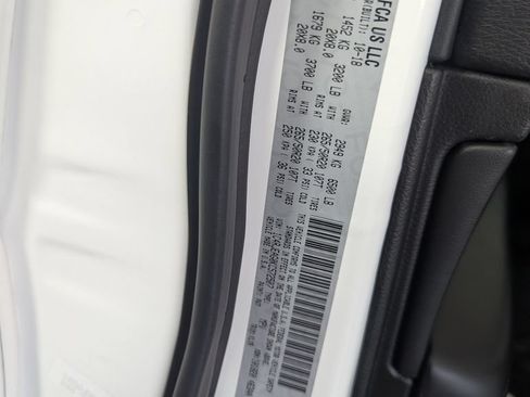 Used 2019 Jeep Grand Cherokee Altitude RWD image 30