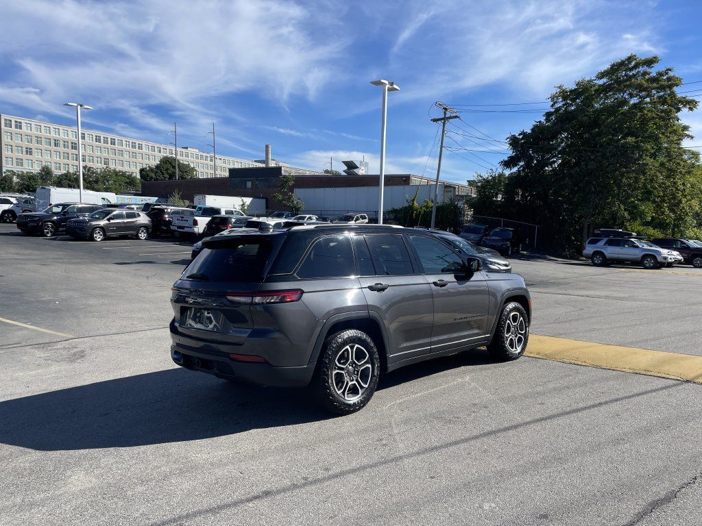Certified 2024 Jeep Grand Cherokee Trailhawk AWD/4WD image 8