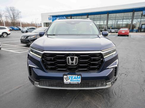 Used 2025 Honda Pilot Elite image 2