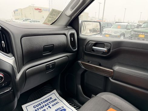 Used 2021 Chevrolet Silverado 1500 LT image 11