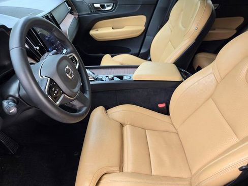 Used 2023 Volvo XC60 B5 Ultimate w/ Protection Package Premier FWD image 12