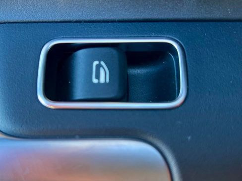 Certified 2023 Mercedes-Benz GLA 250 4MATIC image 25